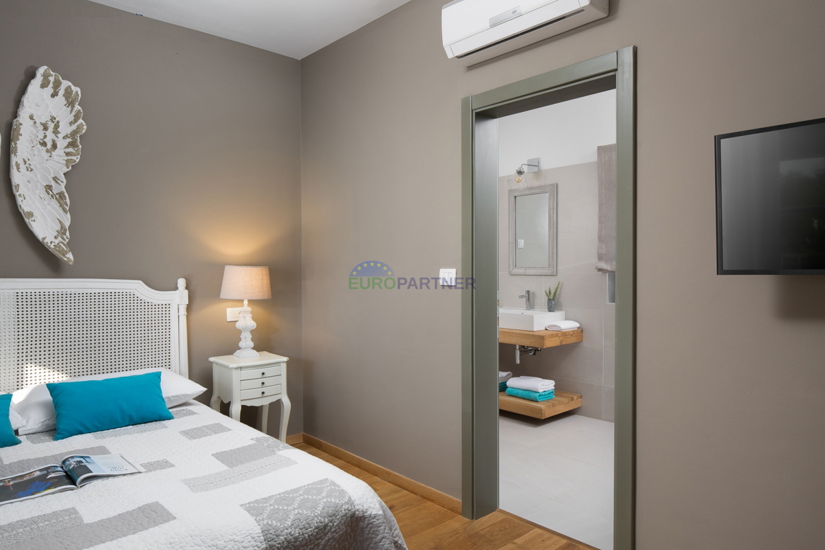 Čudovita mediteranska vila, 12 km od Poreča