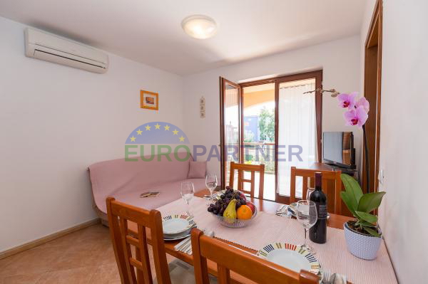 Apartma s pogledom na morje v Novigradu