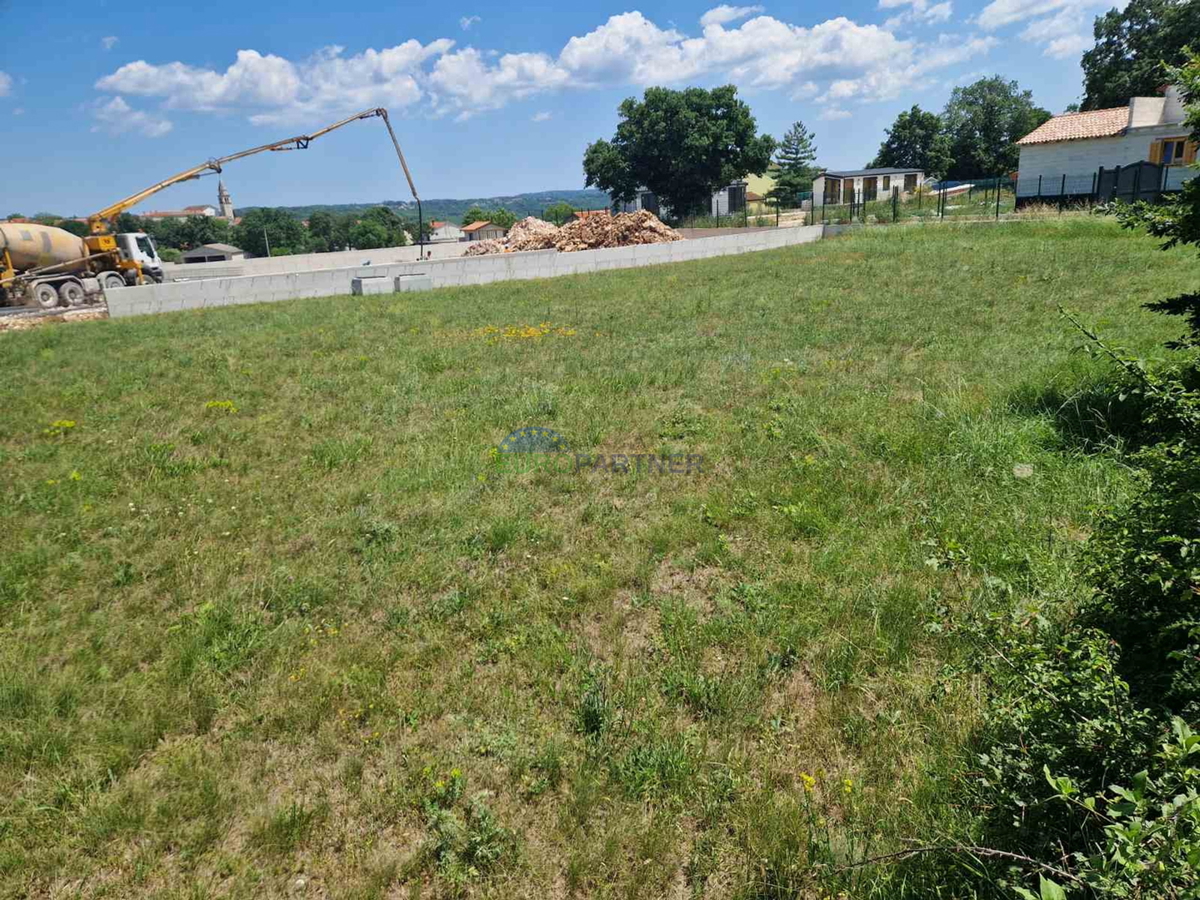 Istra, Sveti Lovreč, gradbeno zemljišče z izdanimi gradbenimi dovoljenji