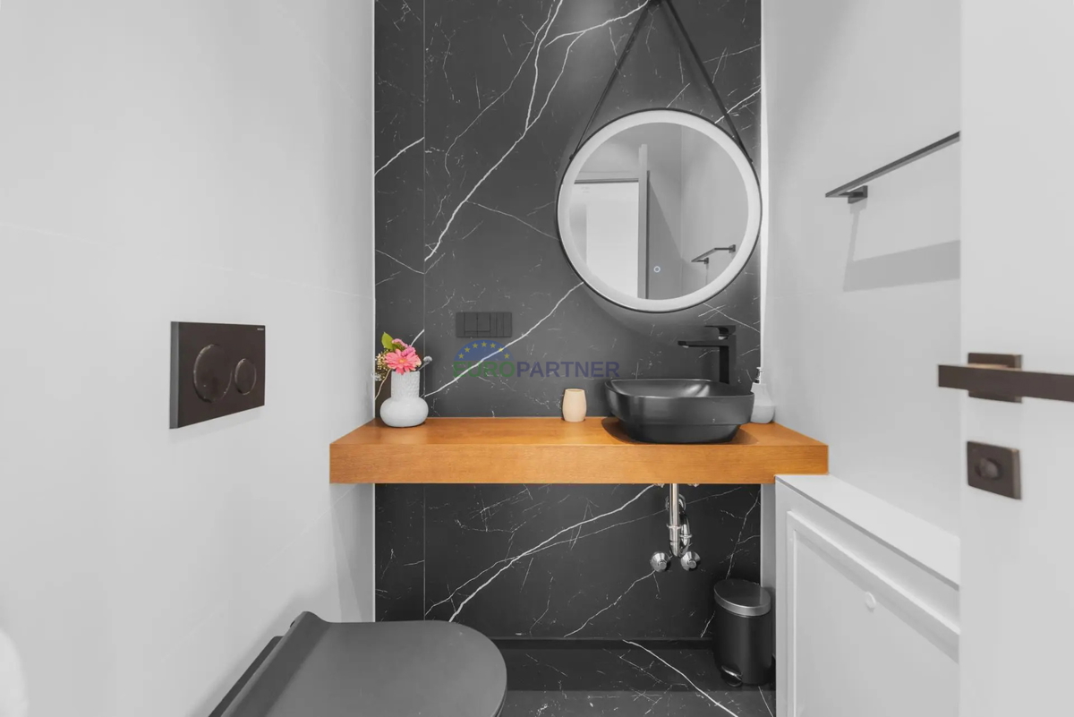 Penthouse z razgledom na morje, 800 m od morja, okolica Poreča