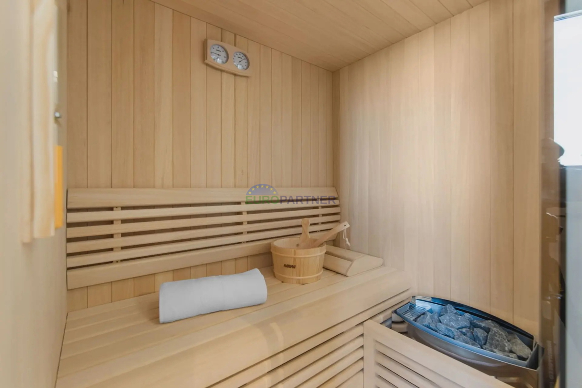 Penthouse z razgledom na morje, 800 m od morja, okolica Poreča