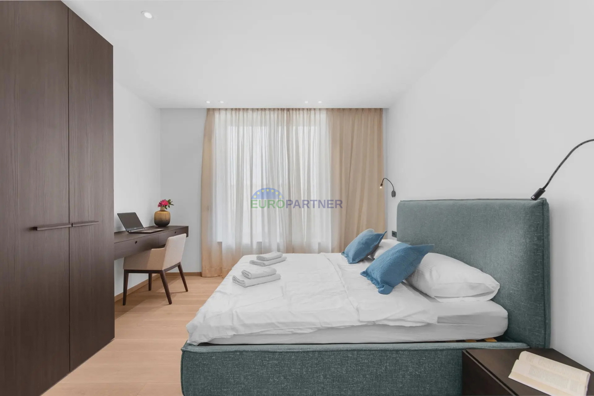 Penthouse z razgledom na morje, 800 m od morja, okolica Poreča