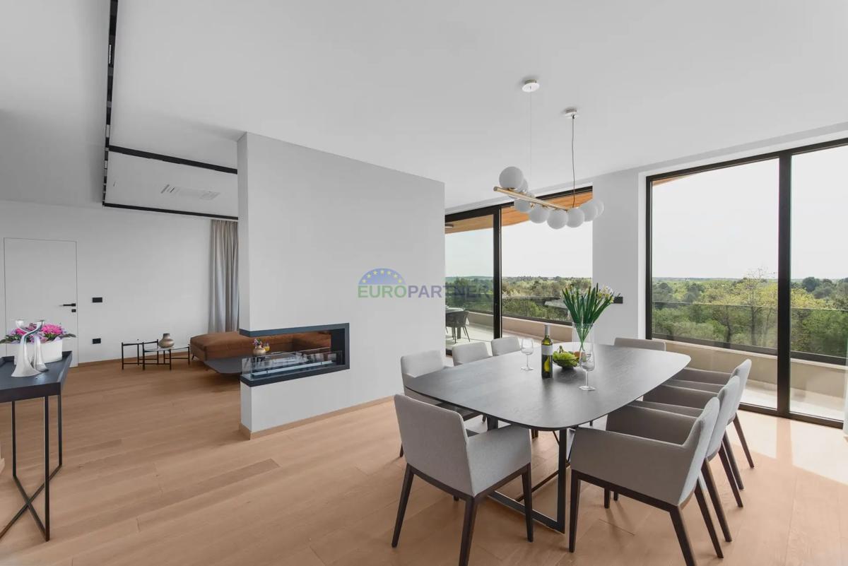 Penthouse z razgledom na morje, 800 m od morja, okolica Poreča