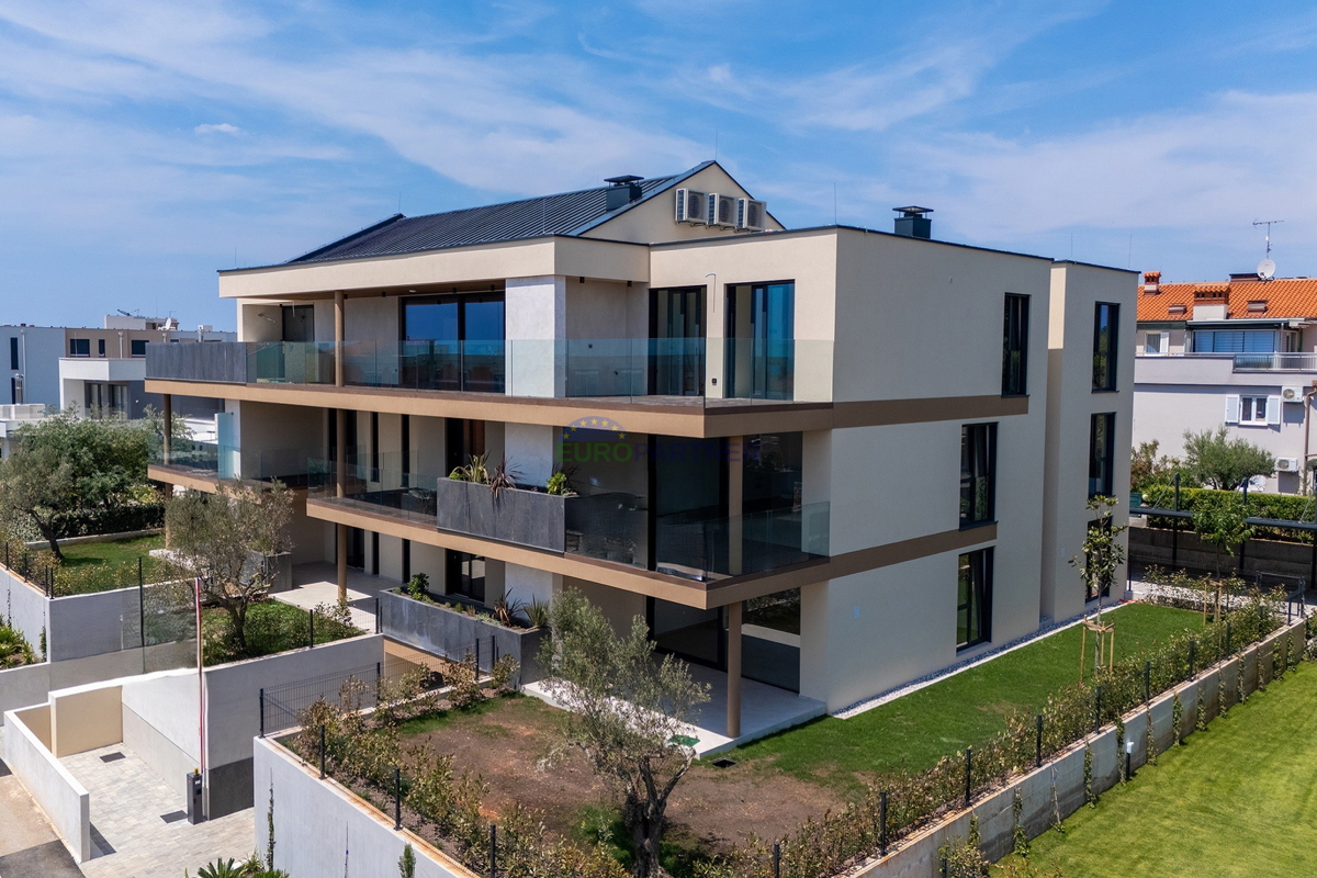 Istra, Novigrad, luksuzno stanovanje v pritličju stavbe