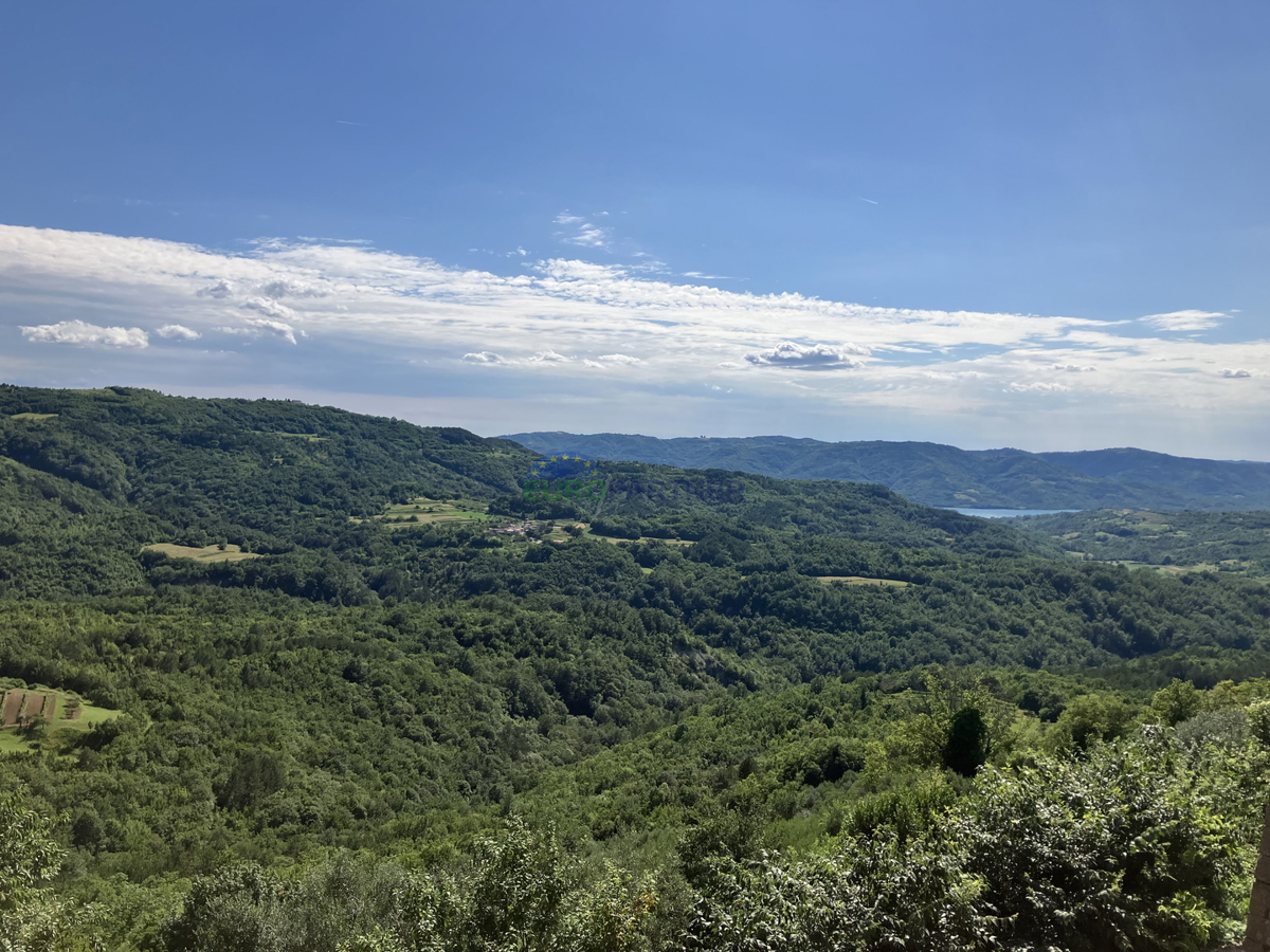 Stara kamnita hiša v osrčju Istre