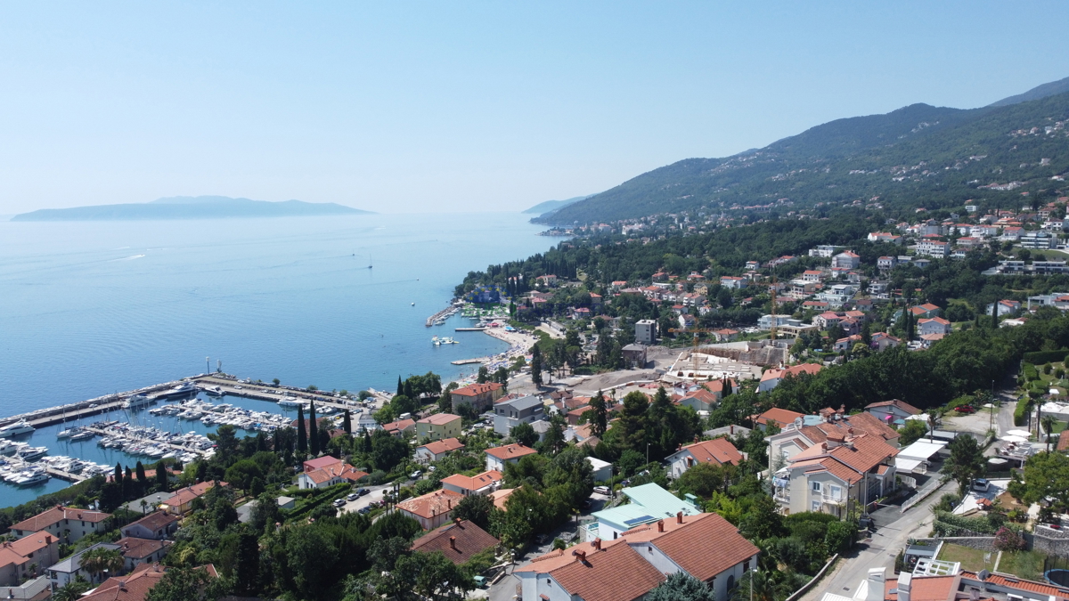 Trisobni apartma s pogledom na morje in 50m od plaže, Opatija okolica