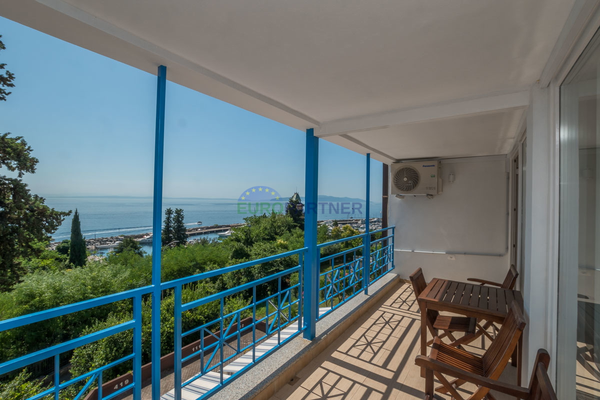 Trisobni apartma s pogledom na morje in 50m od plaže, Opatija okolica