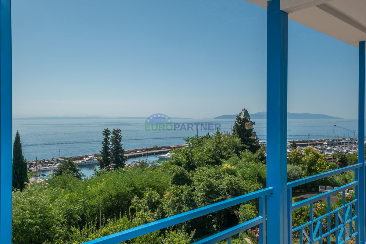 Trisobni apartma s pogledom na morje in 50m od plaže, Opatija okolica