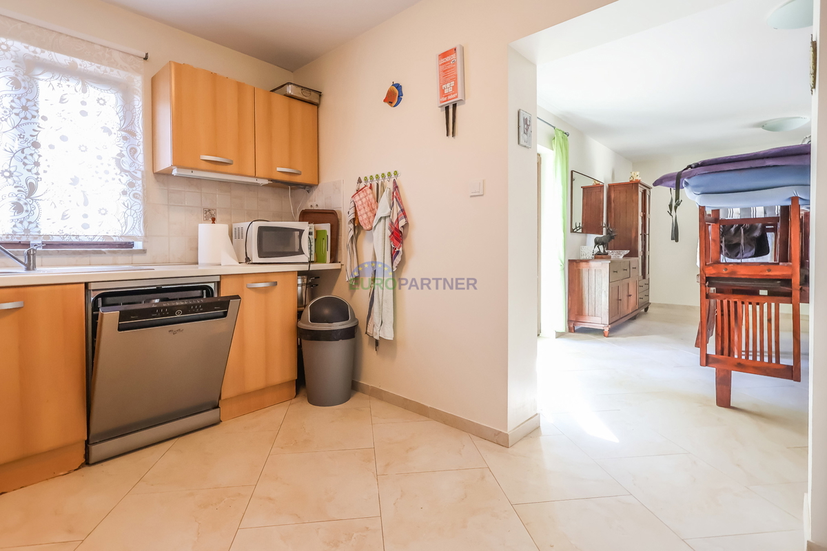 EKSKLUZIVA- apartmajska hiša 5 km od Poreča, Istra