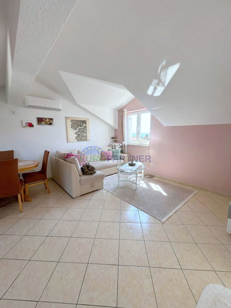 VABRIGA-TRISOBNO STANOVANJE PRODAMO Z ODPRTIM POGLEDOM NA MORJE ID: 1-2696-1
