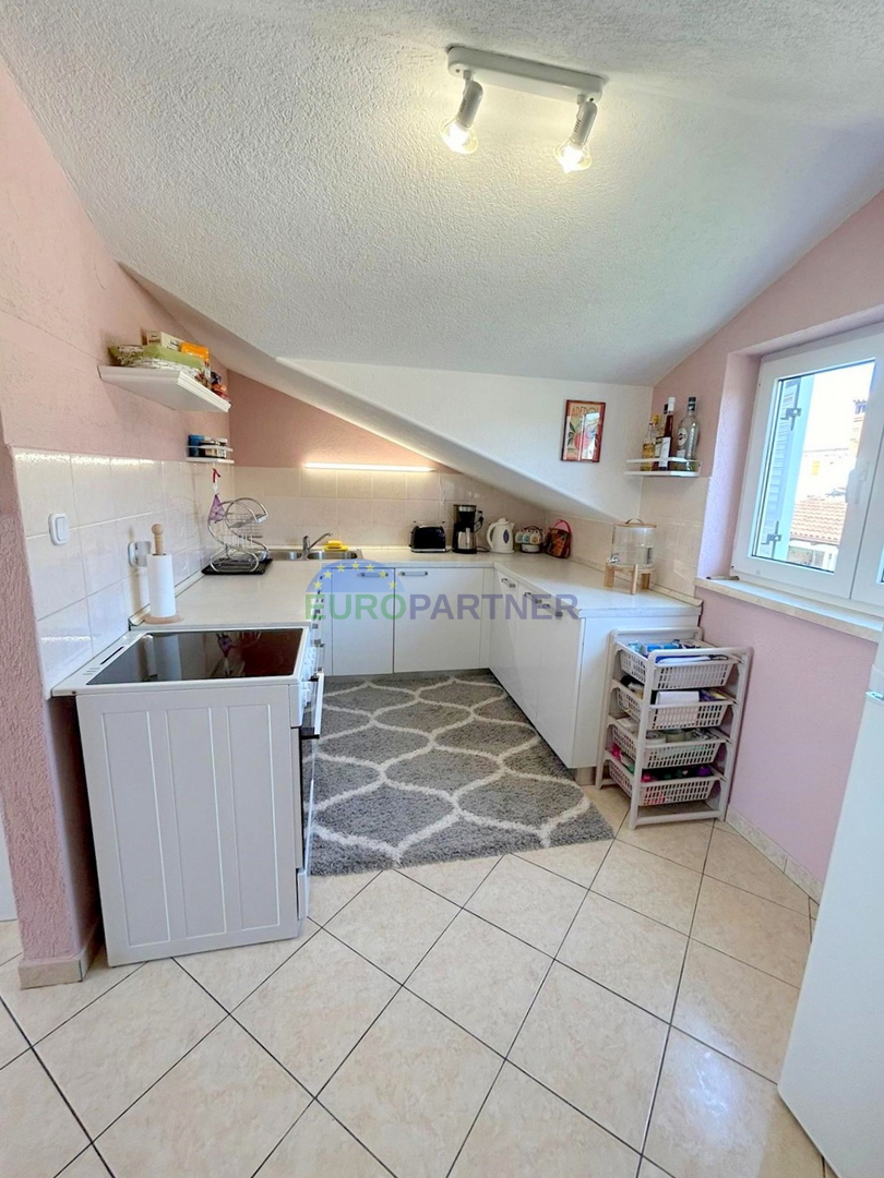 VABRIGA-TRISOBNO STANOVANJE PRODAMO Z ODPRTIM POGLEDOM NA MORJE ID: 1-2696-1