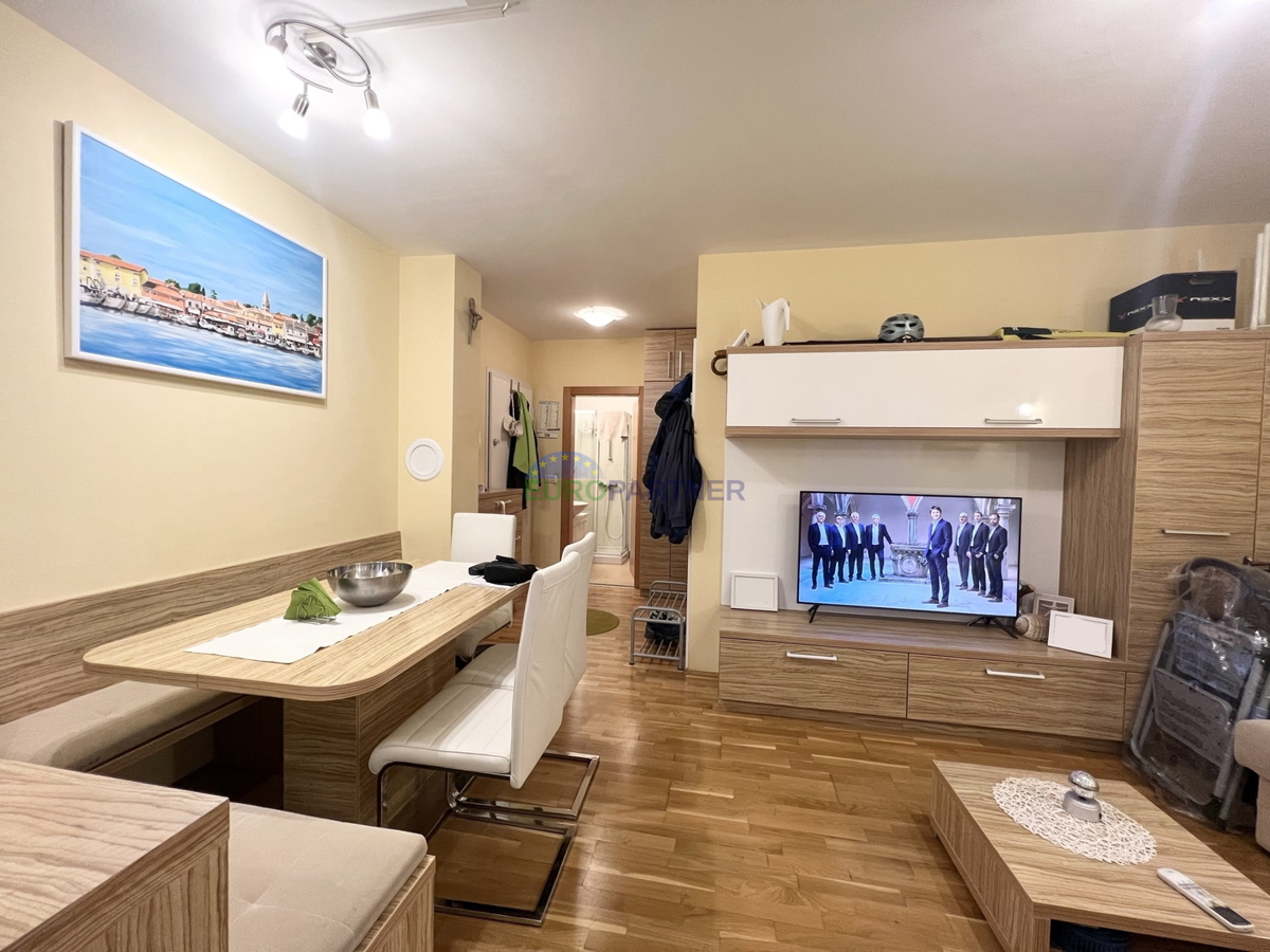 Istra, Novigrad, opremljeno stanovanje v bližini centra mesta