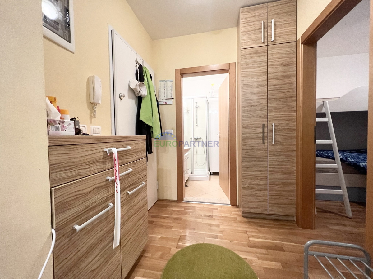 Istra, Novigrad, opremljeno stanovanje v bližini centra mesta