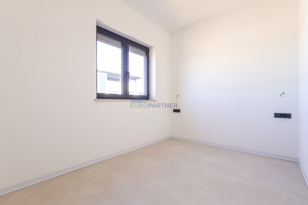 Moderna kuća u nizu u blizini mora i grada Poreča