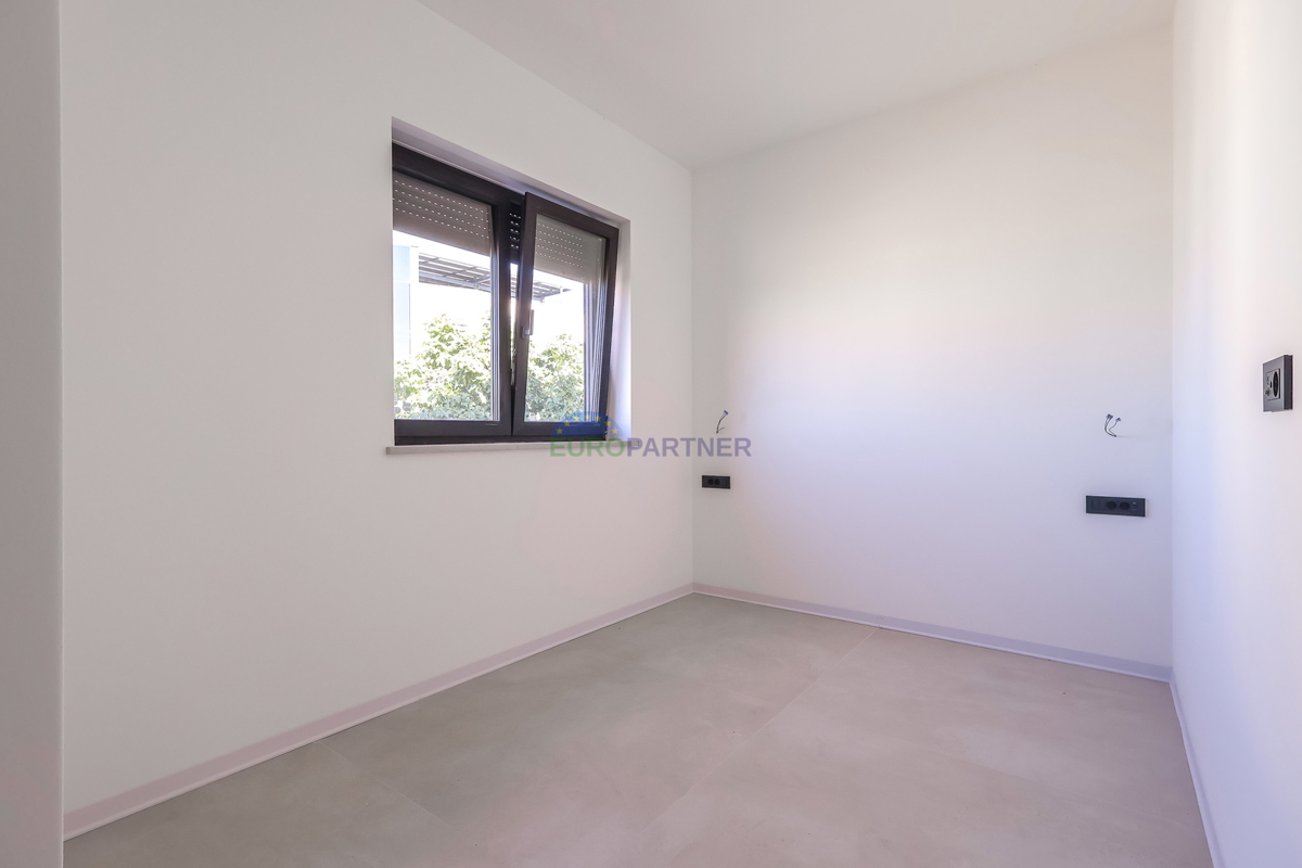 Moderna kuća u nizu u blizini mora i grada Poreča