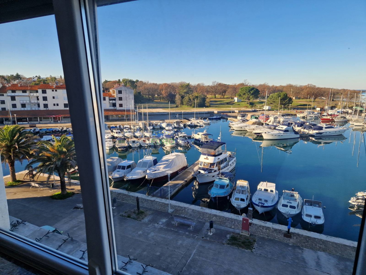 Stan prvi red mora, Poreč, Červar-Porat