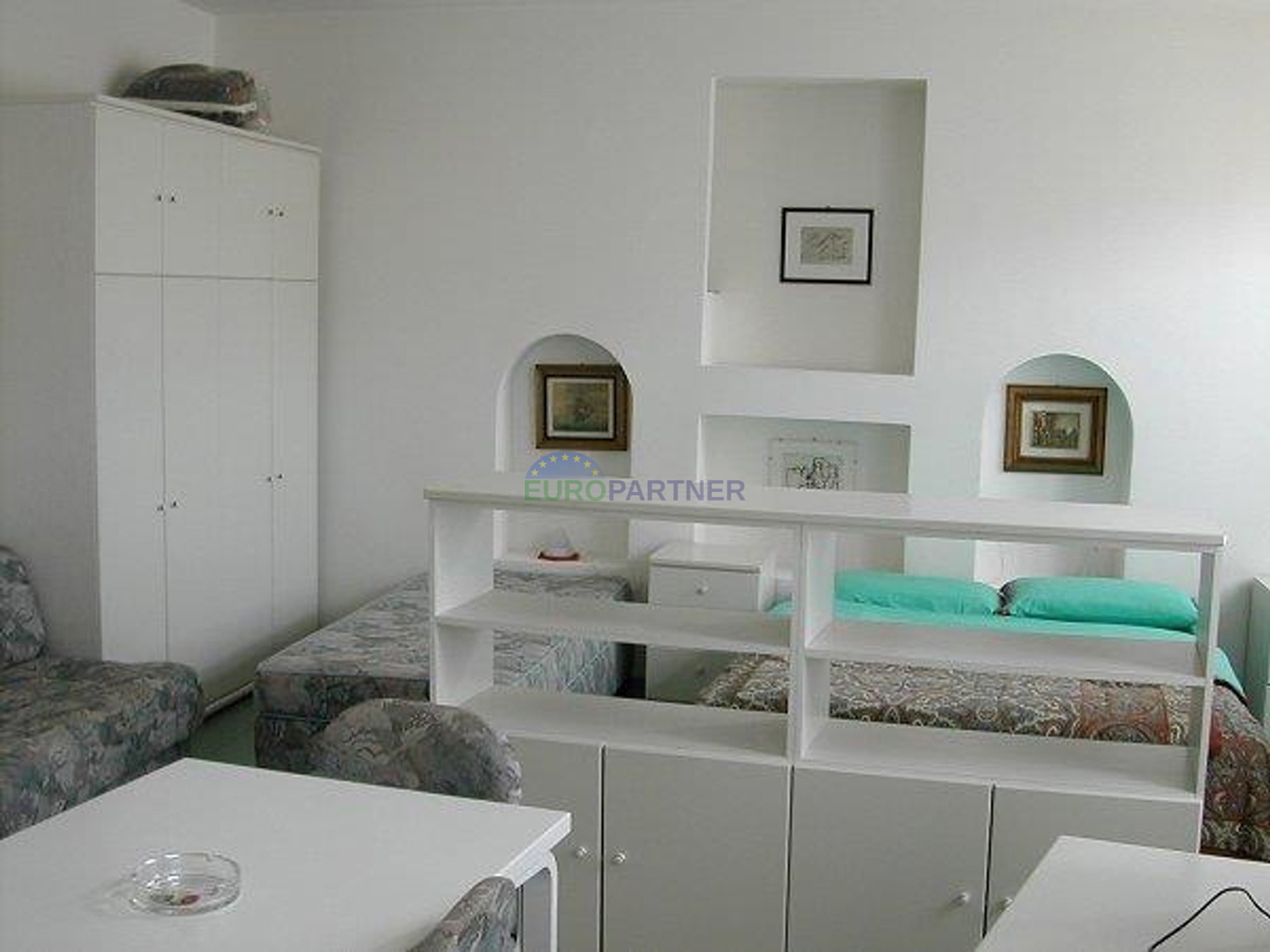 Istra, Rovinj, poslovni prostor z apartmaji