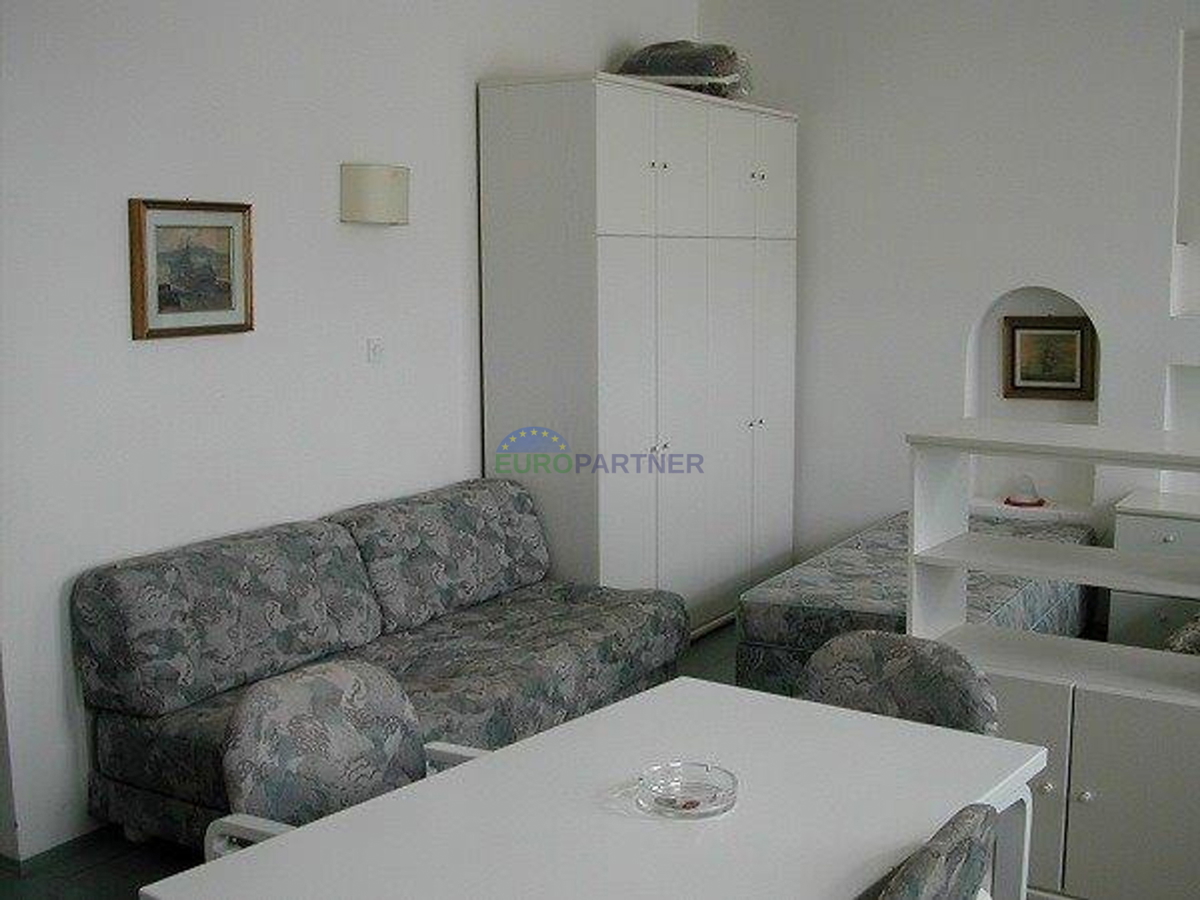 Istra, Rovinj, poslovni prostor z apartmaji