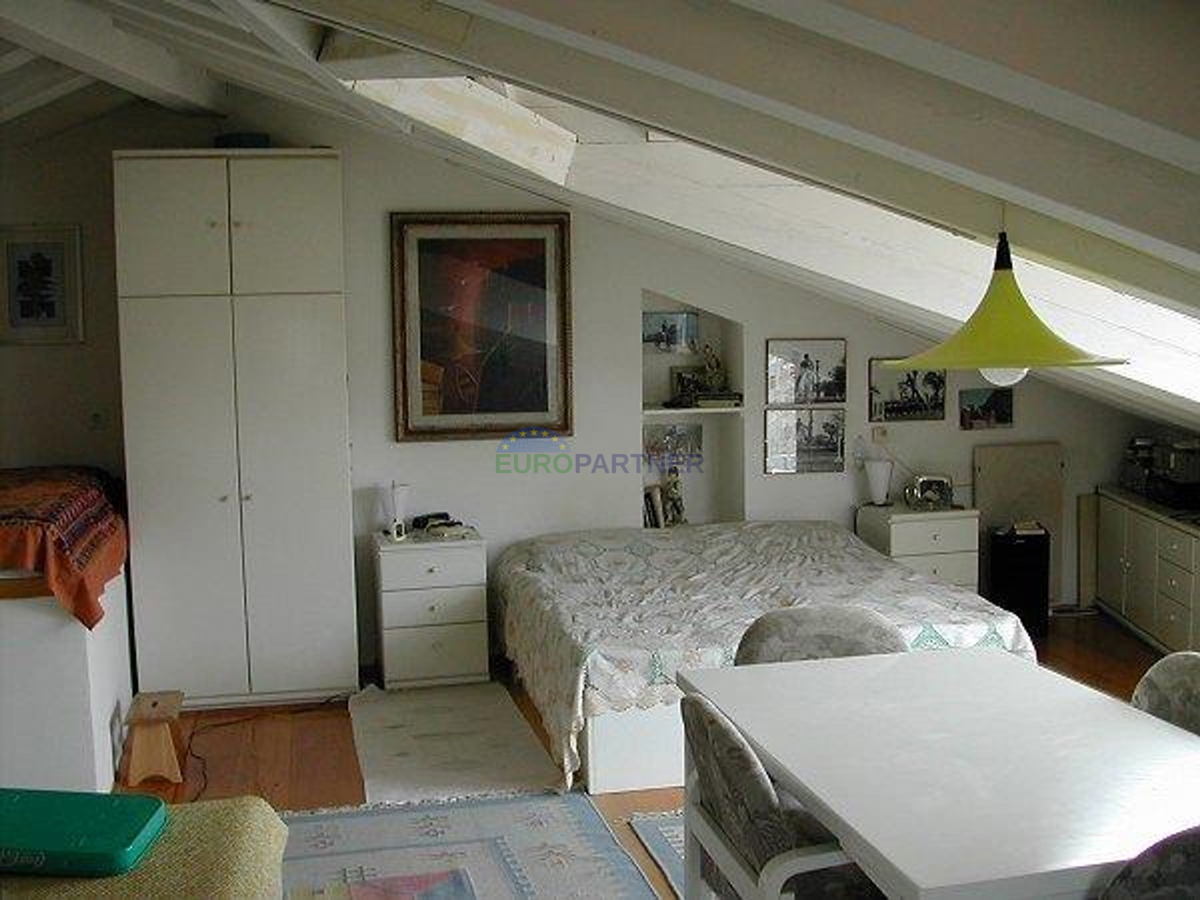 Istra, Rovinj, poslovni prostor z apartmaji