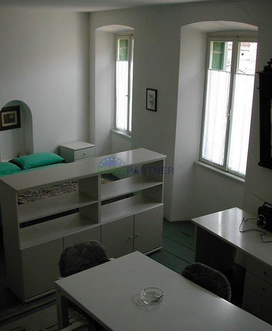 Istra, Rovinj, poslovni prostor z apartmaji