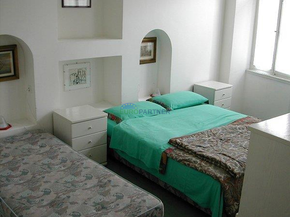 Istra, Rovinj, poslovni prostor z apartmaji