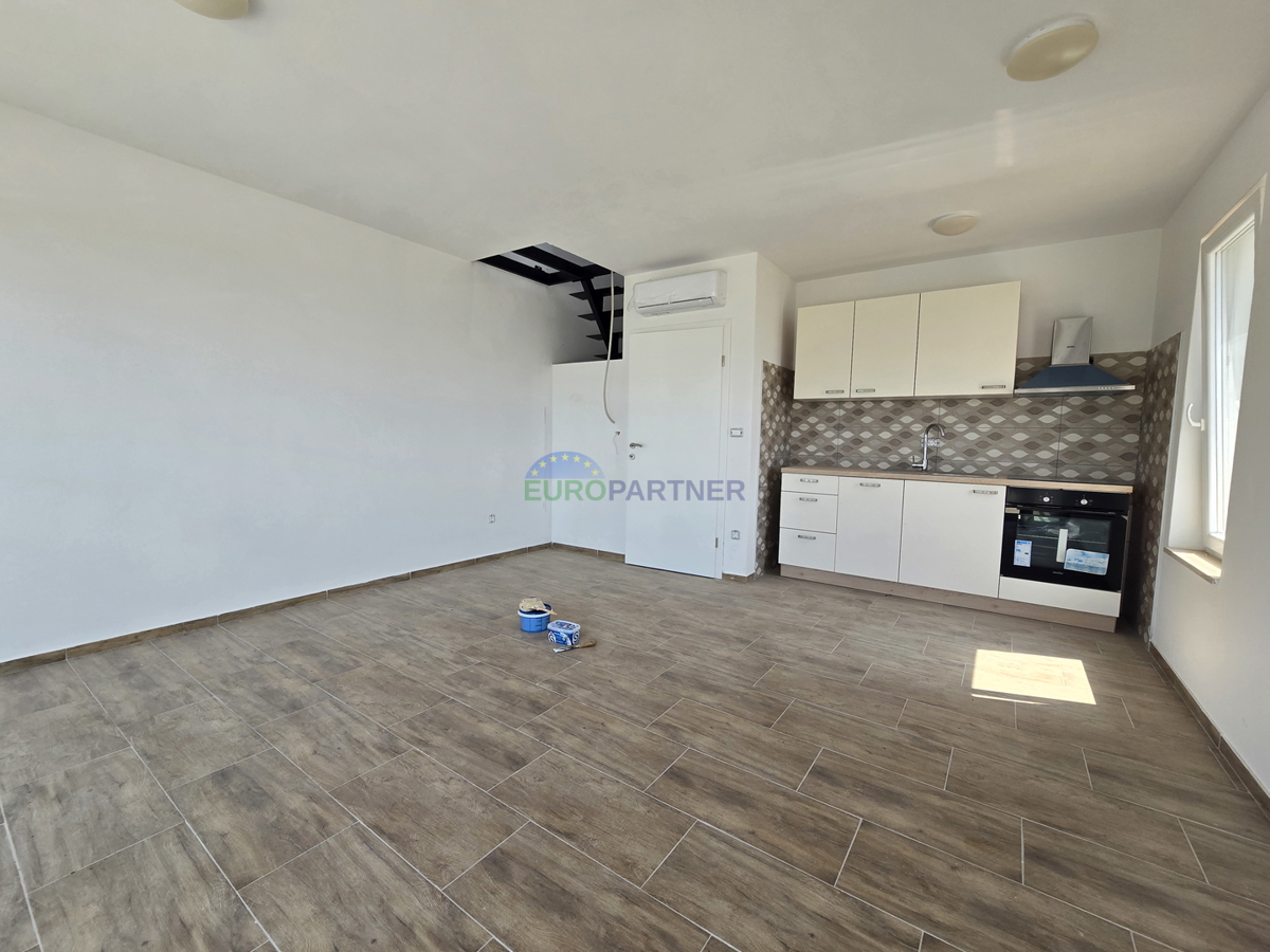 Apartmajska hiša z razgledom na morje, okolica Poreča