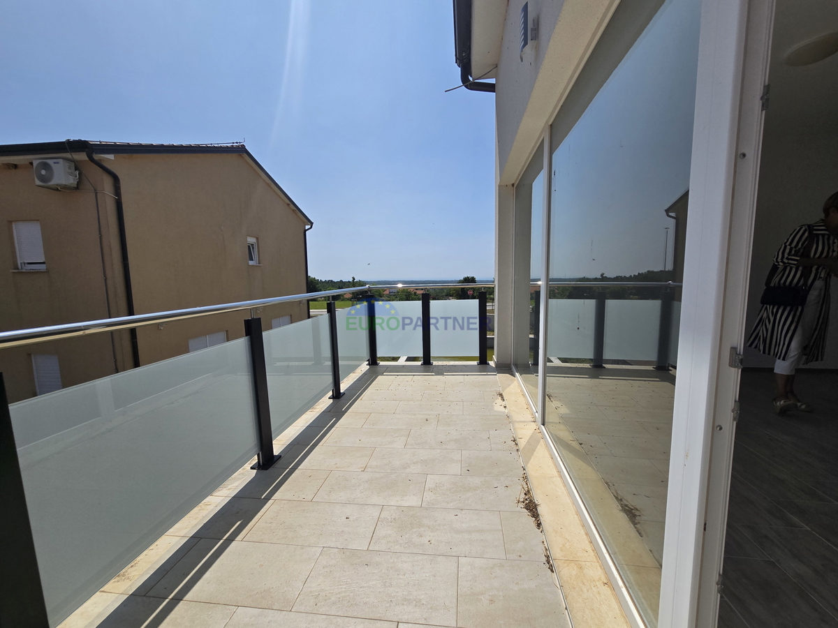 Apartmajska hiša z razgledom na morje, okolica Poreča