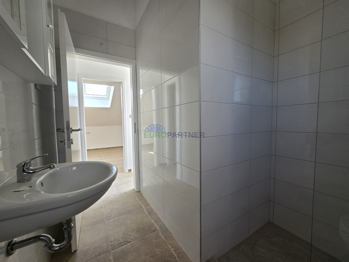 Apartmajska hiša z razgledom na morje, okolica Poreča