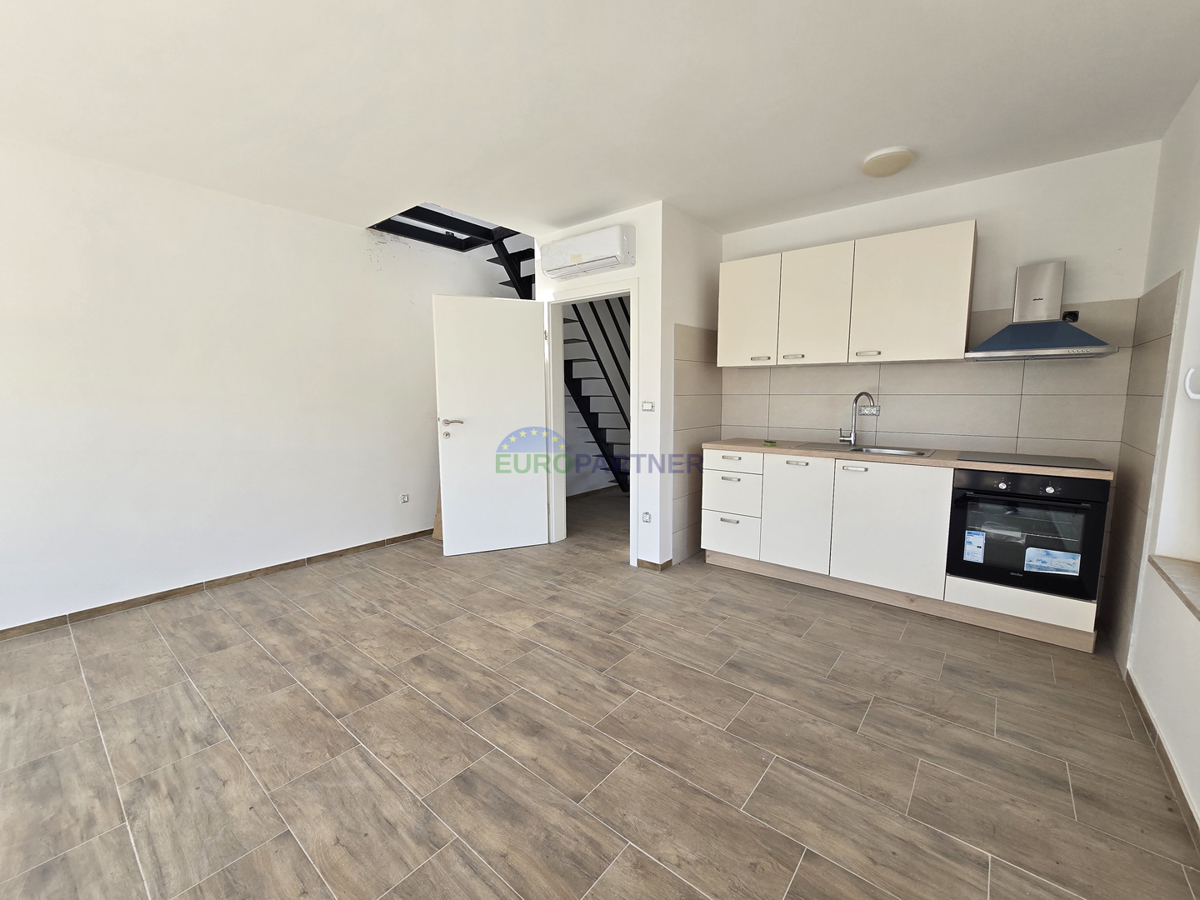 Apartmajska hiša z razgledom na morje, okolica Poreča