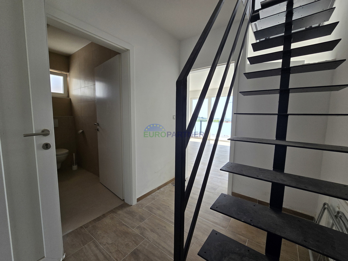 Apartmajska hiša z razgledom na morje, okolica Poreča