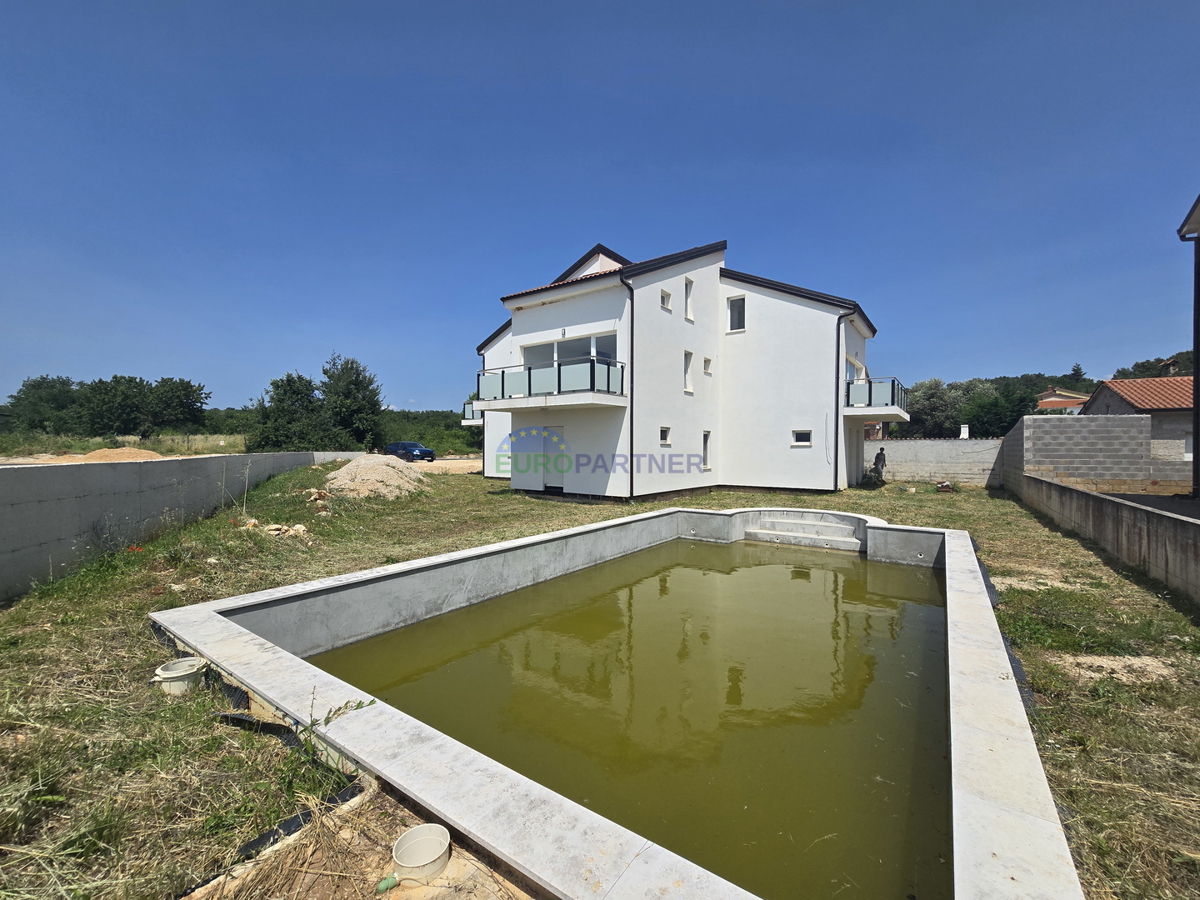 Apartmajska hiša z razgledom na morje, okolica Poreča