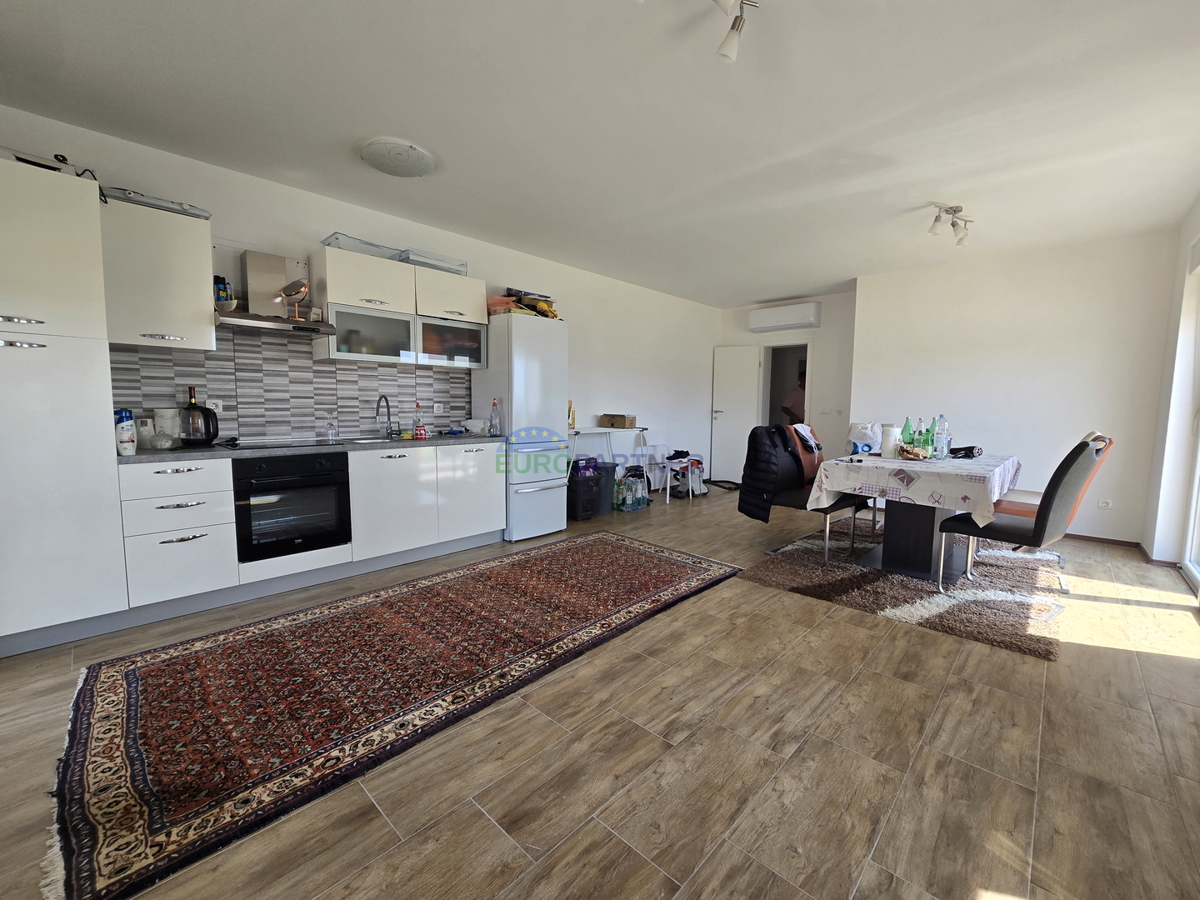 Apartmajska hiša z razgledom na morje, okolica Poreča