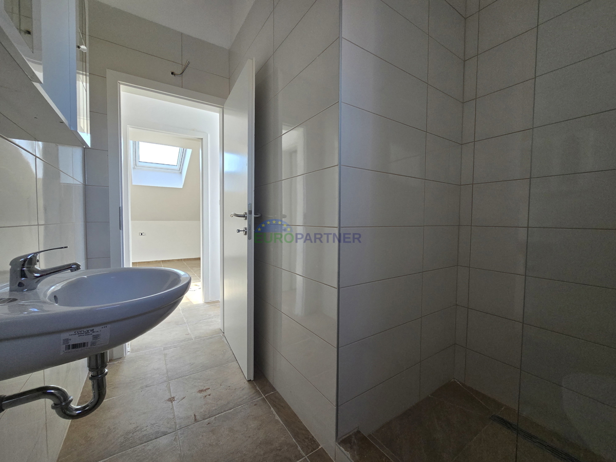 Apartmajska hiša z razgledom na morje, okolica Poreča