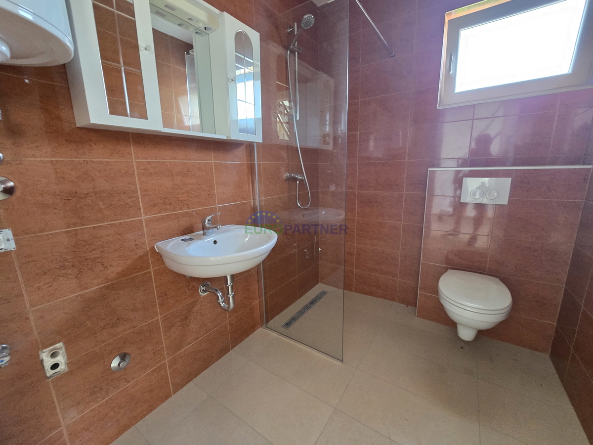 Apartmajska hiša z razgledom na morje, okolica Poreča