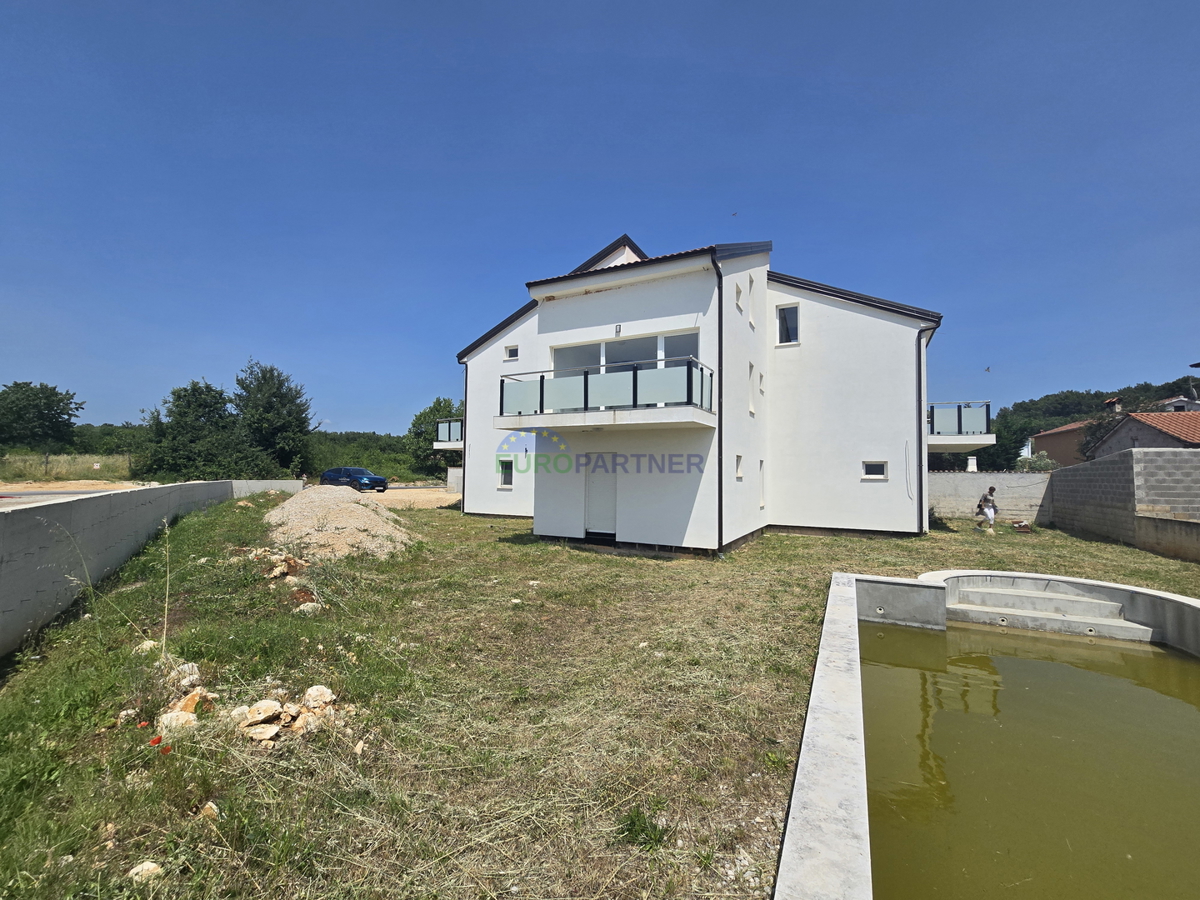 Apartmajska hiša z razgledom na morje, okolica Poreča