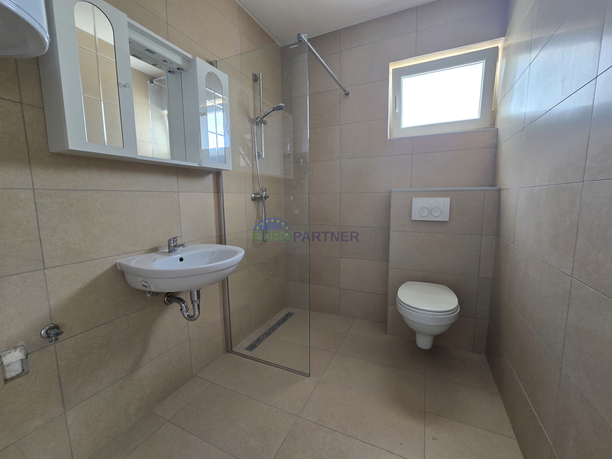 Apartmajska hiša z razgledom na morje, okolica Poreča