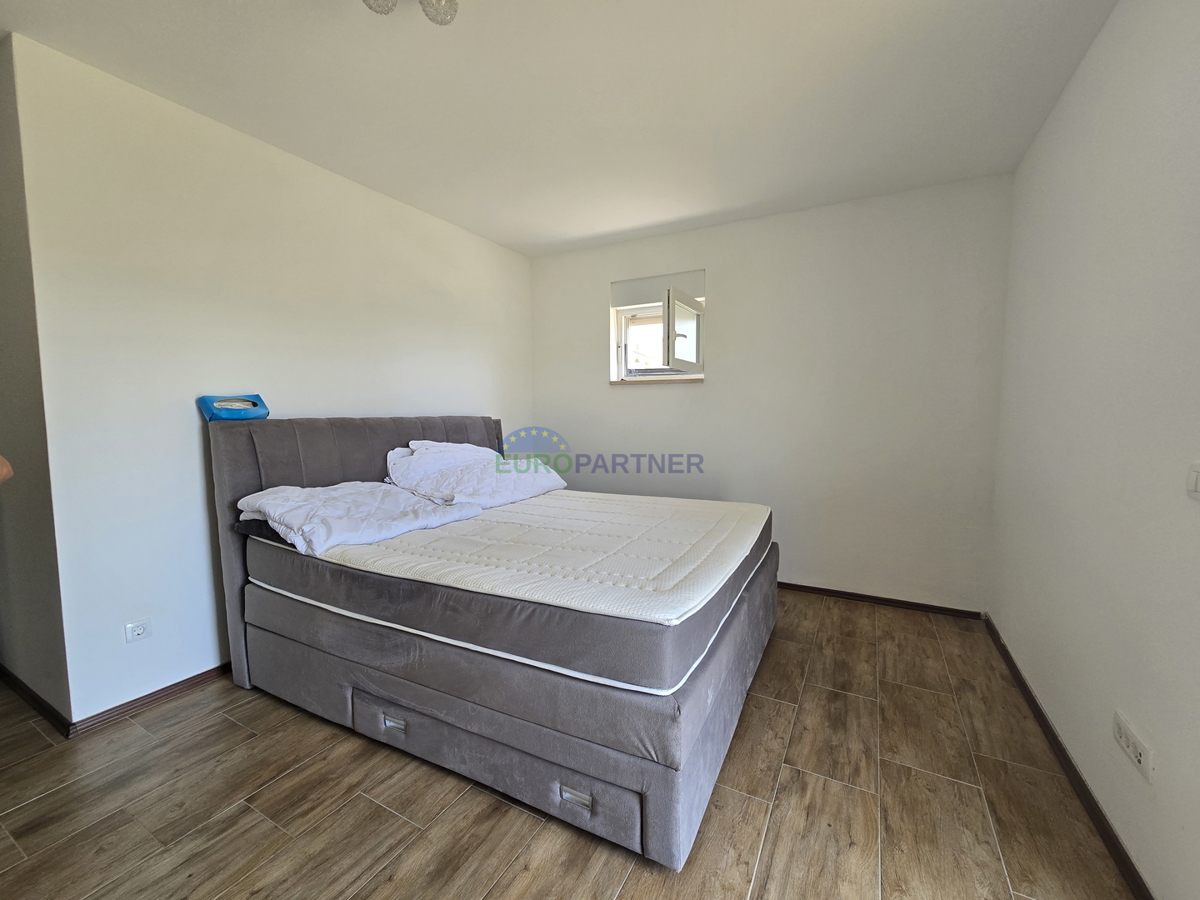 Apartmajska hiša z razgledom na morje, okolica Poreča