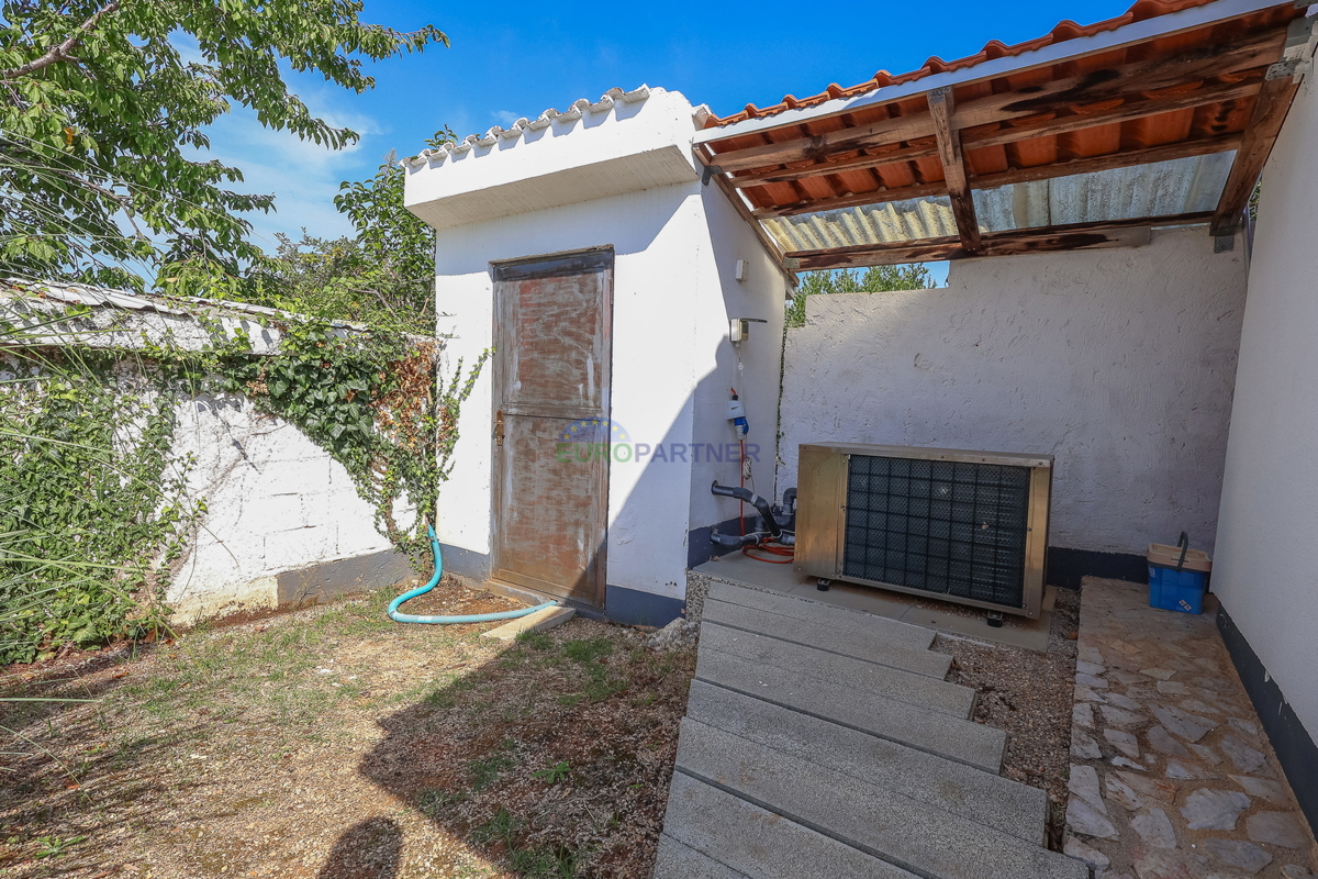 Enonadstropna hiša z razgledom na morje, 10 km od Poreča