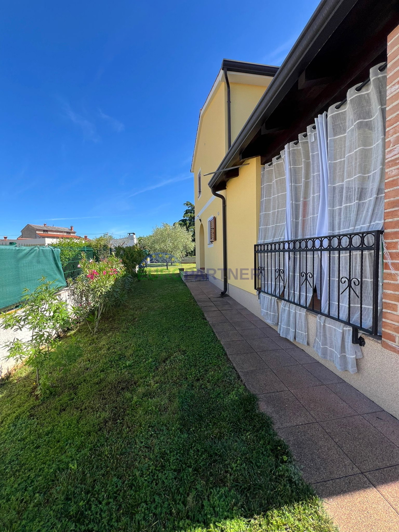 Hiša z bazenom in pogledom na morje, Poreč