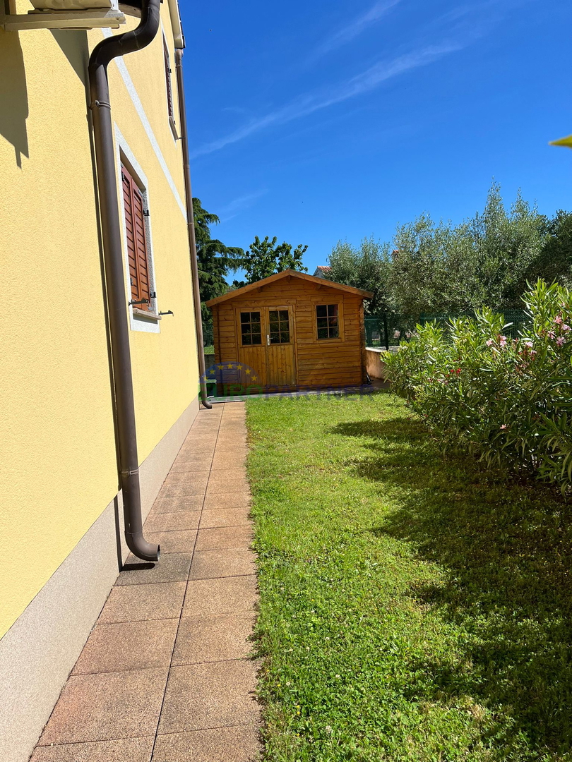 Hiša z bazenom in pogledom na morje, Poreč