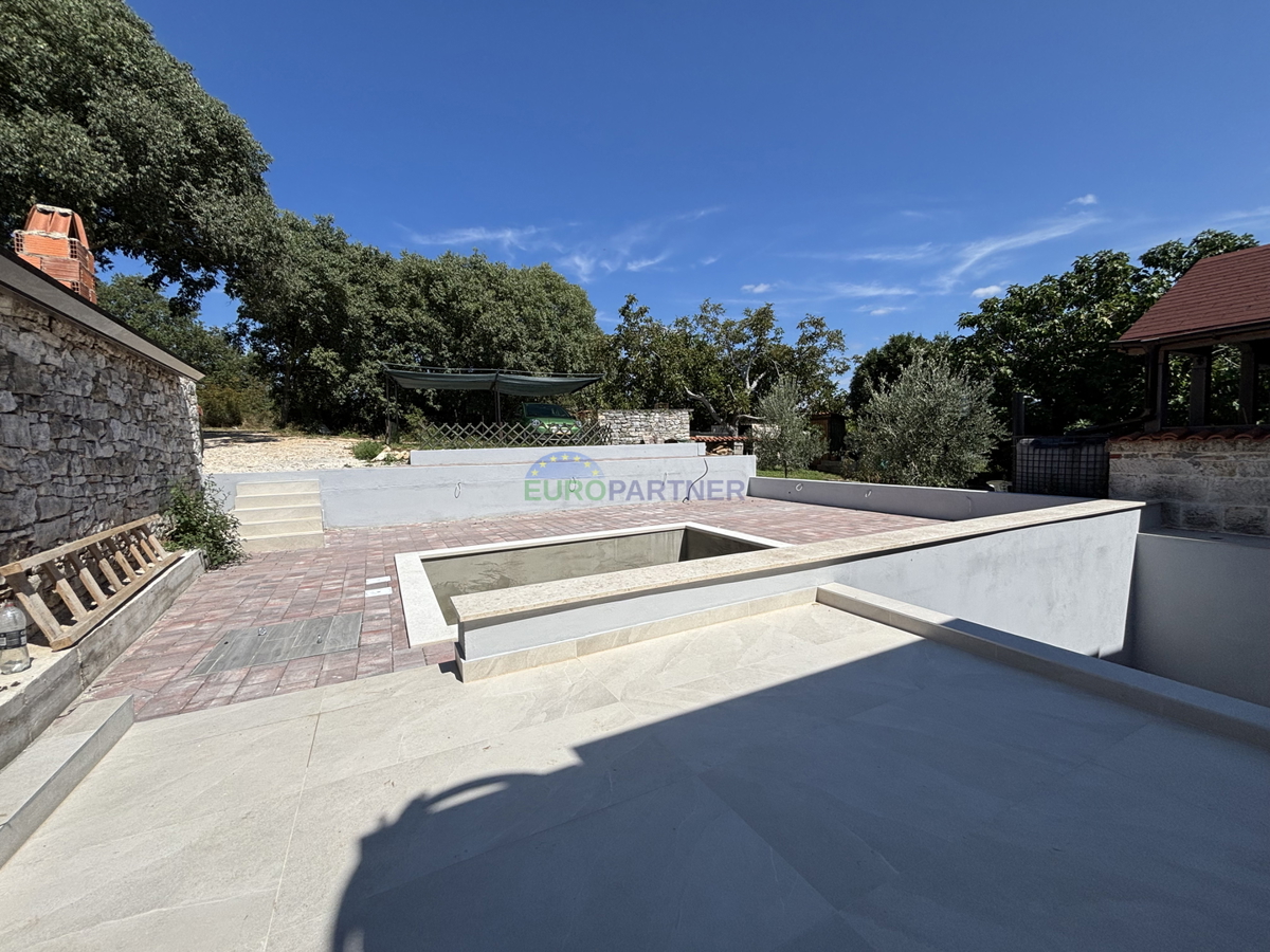 Istra, kamnita hiša v okolici Vrsarja