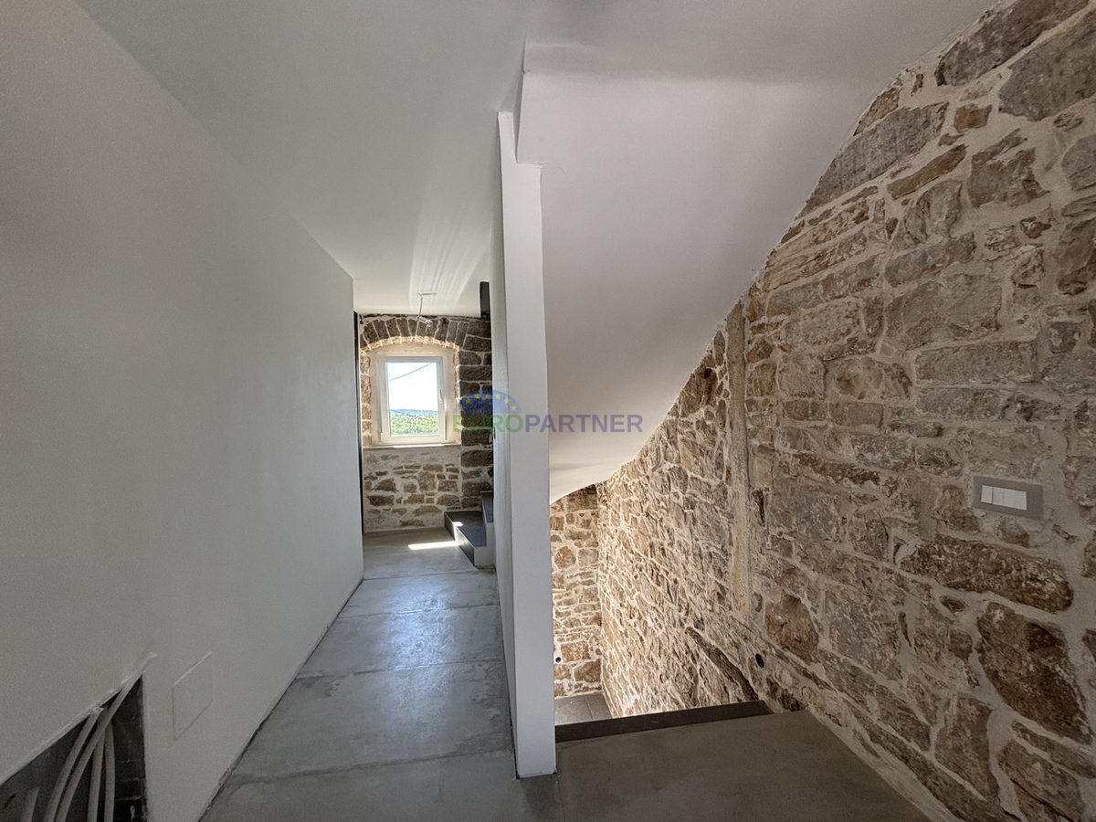 Istra, kamnita hiša v okolici Vrsarja