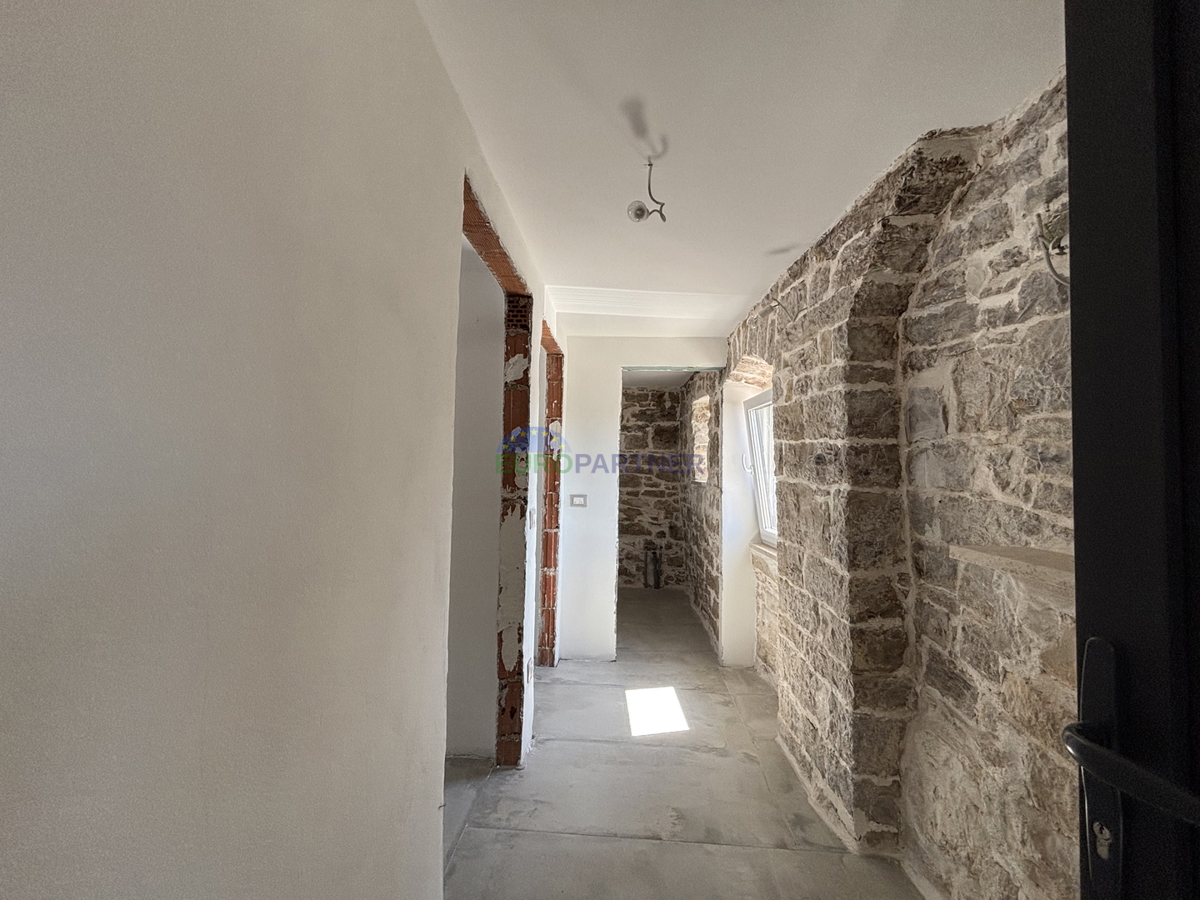 Istra, kamnita hiša v okolici Vrsarja