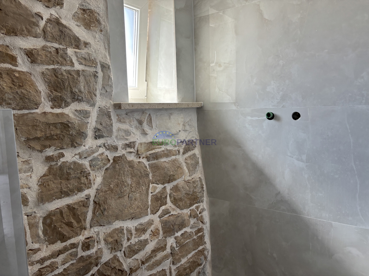 Istra, kamnita hiša v okolici Vrsarja