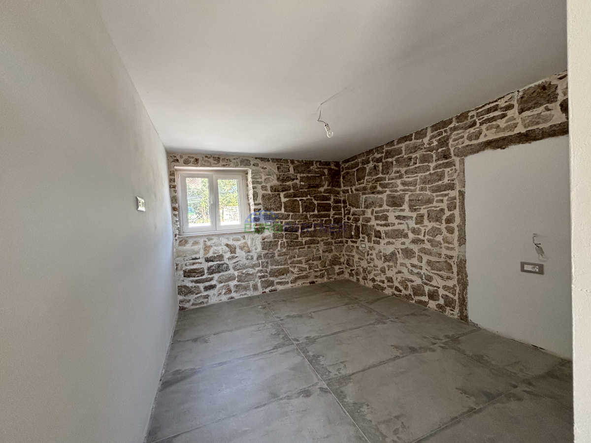 Istra, kamnita hiša v okolici Vrsarja