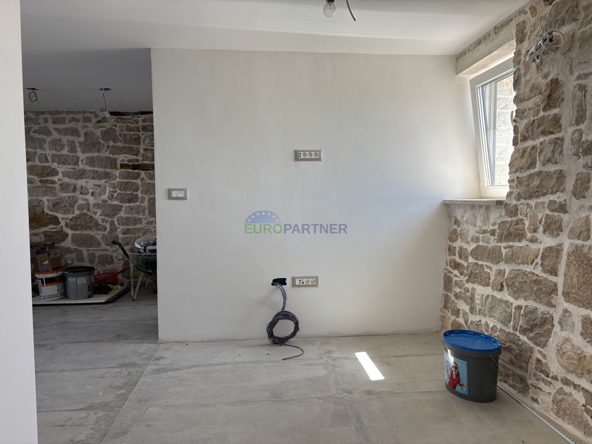 Istra, kamnita hiša v okolici Vrsarja