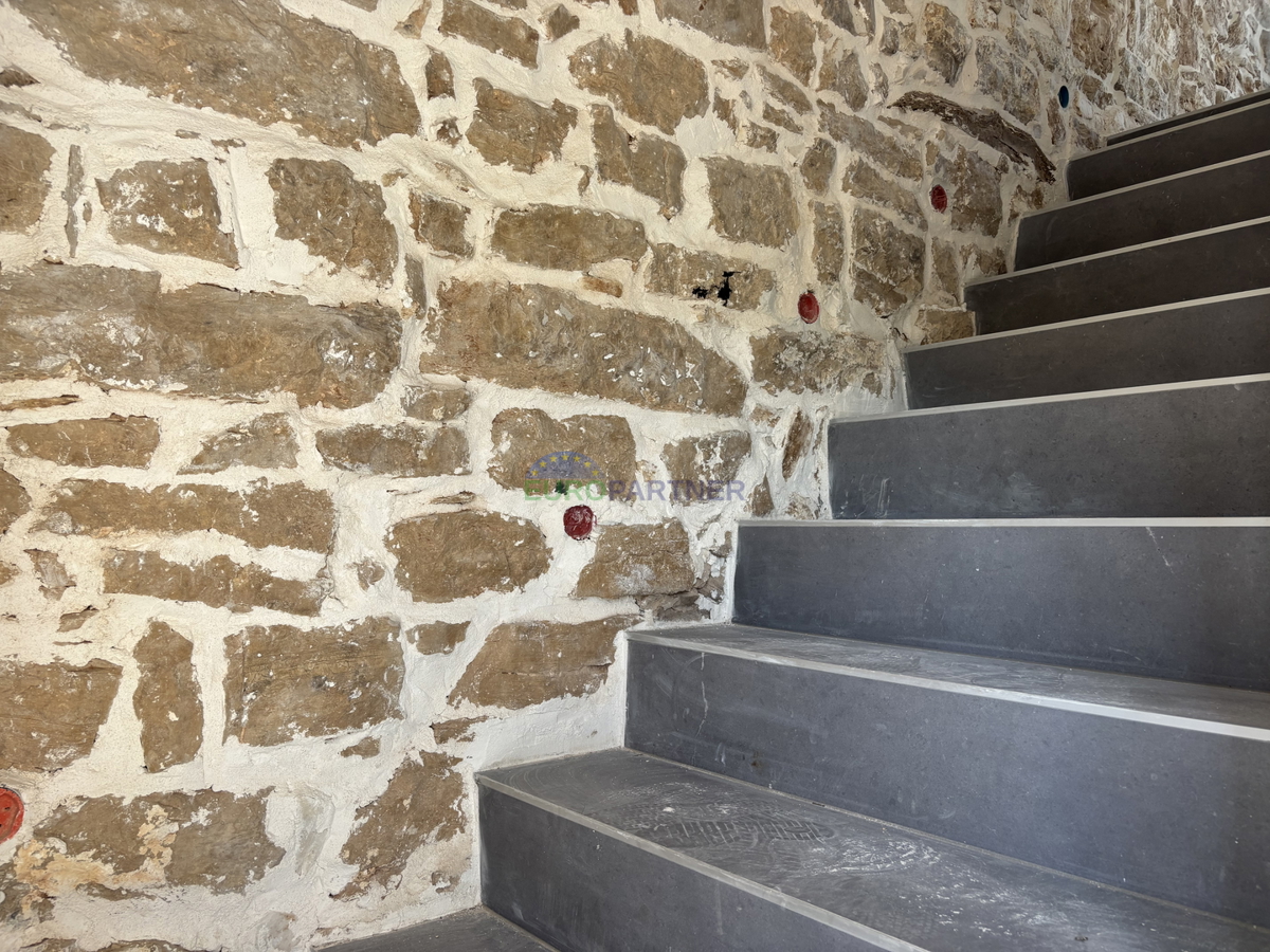 Istra, kamnita hiša v okolici Vrsarja