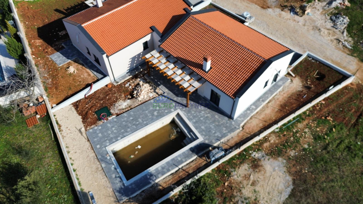 Dvojček hiše z bazenom, Poreč, okolica