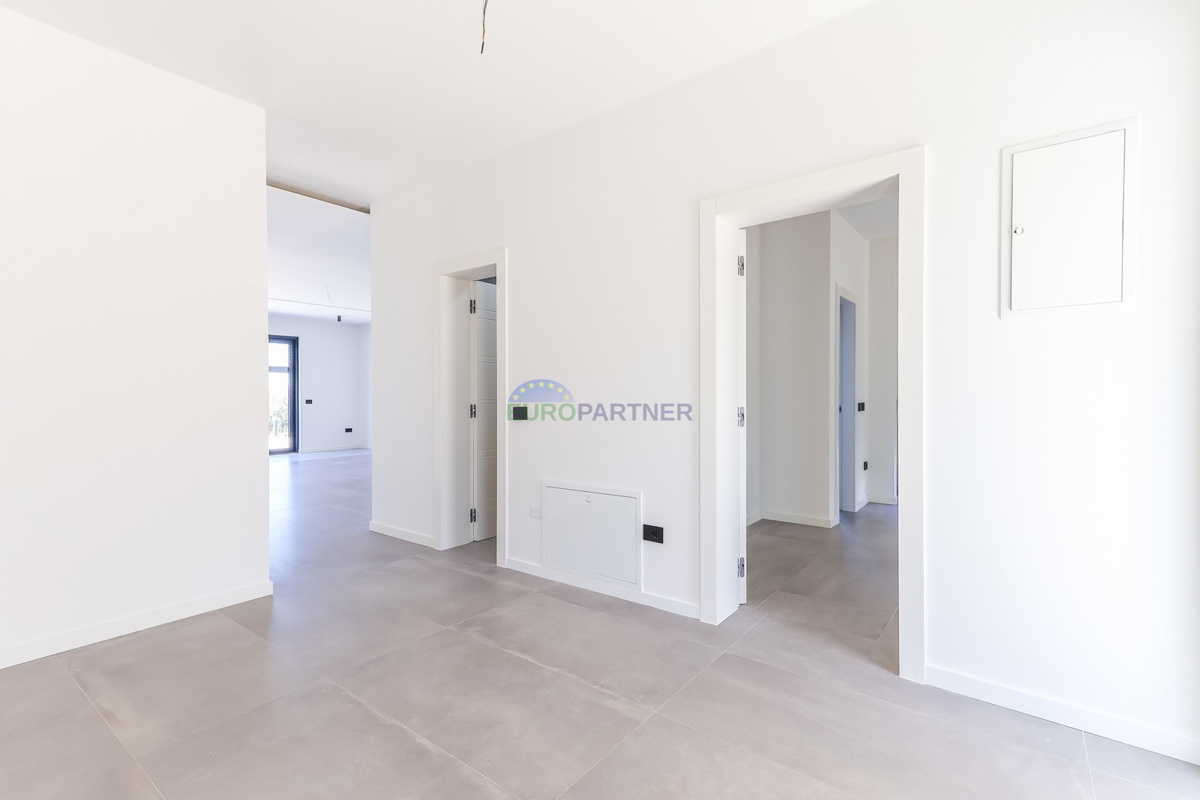 Samostojna luksuzna vila s pogledom na morje