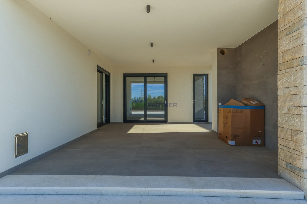 Samostojna luksuzna vila s pogledom na morje